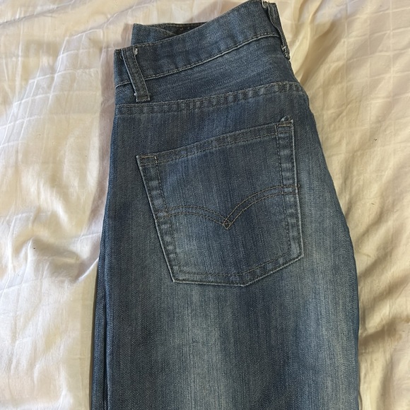 Used - Picture 2 of 4